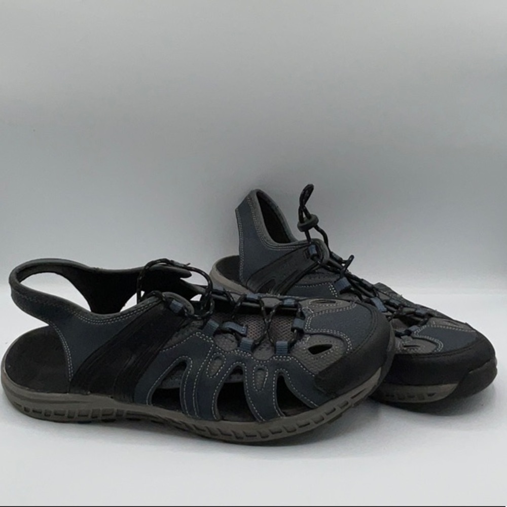 NWOT ozark trail outdoor equipment close toe sandals.